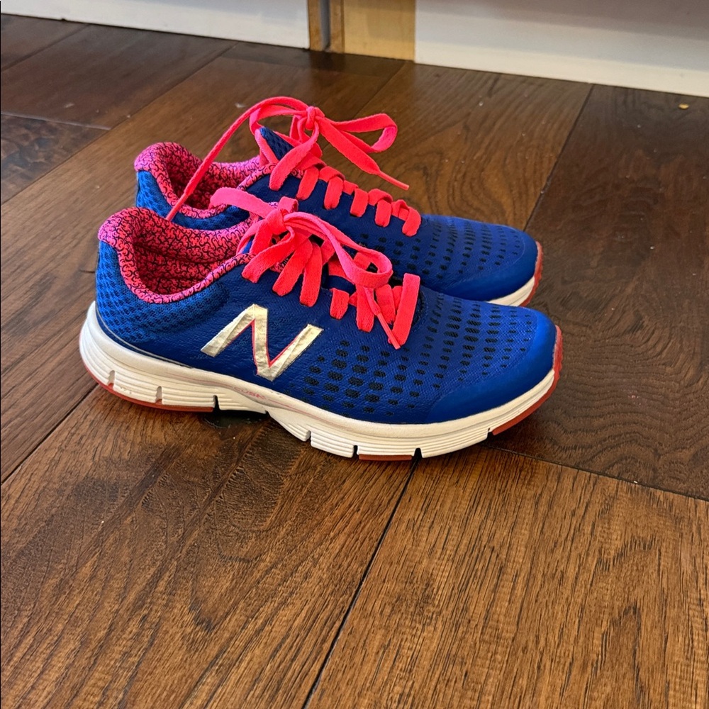 New Balance Women's Blue and Pink Athletic Running Shoes